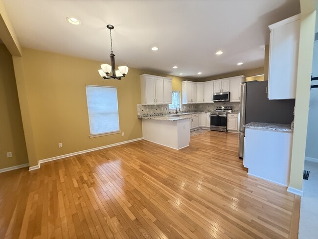 Building Photo - 1588 Club House Ct