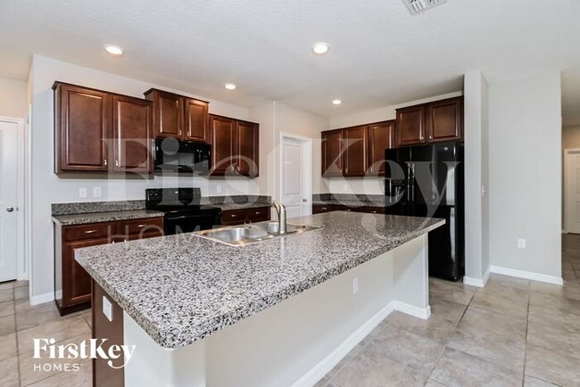 Foto del edificio - 17205 Beach Buttercup Pl