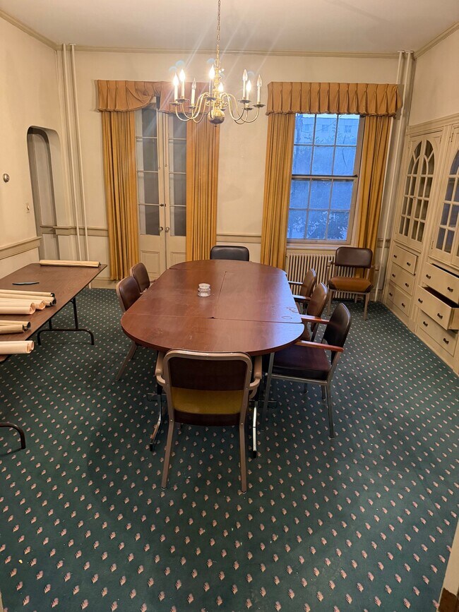 Foto del edificio - 339 E Market St