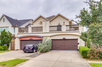 Building Photo - 3718 W Beverly Dr
