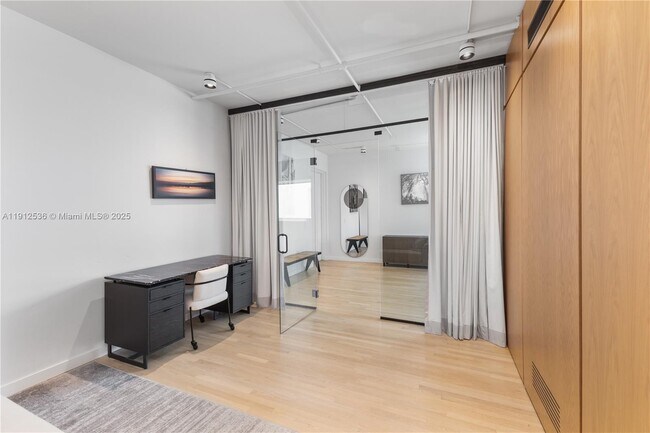 Foto del edificio - 1700 Meridian Ave