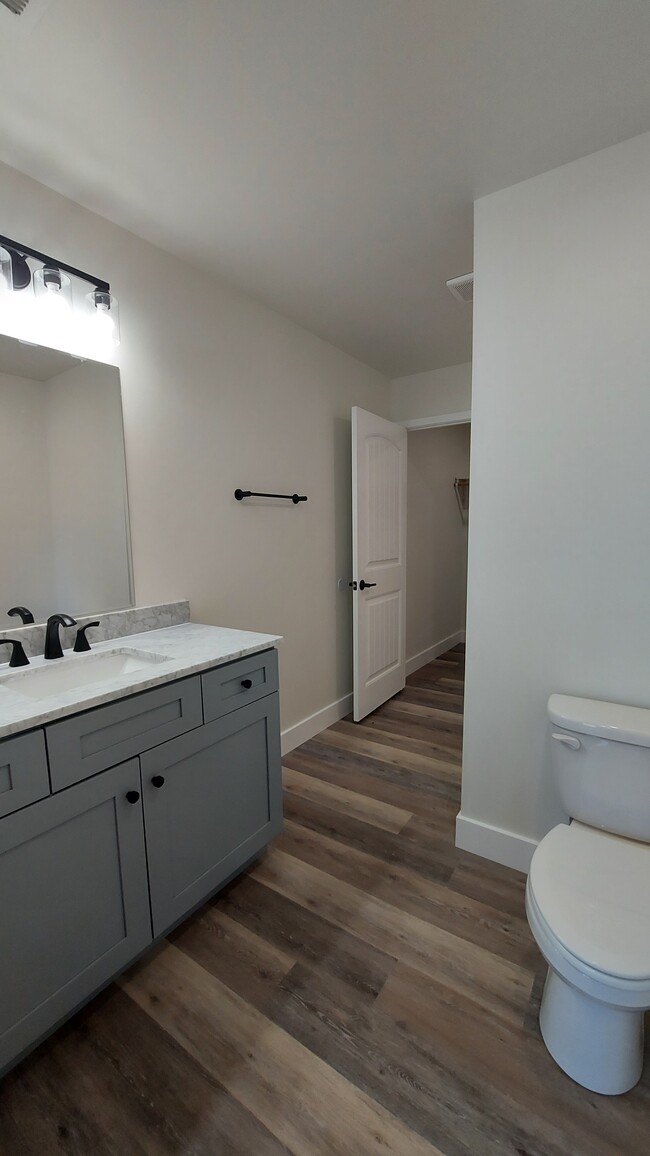 Foto del edificio - 1717 Talon St