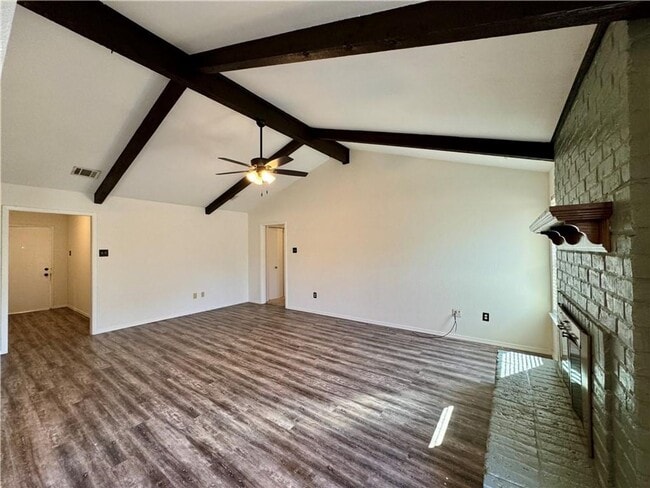 Building Photo - Charming Single Family Home In Hewitt, TX ...