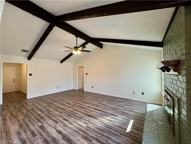 Building Photo - Charming Single Family Home In Hewitt, TX