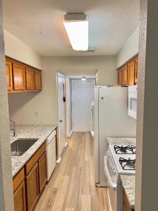 Building Photo - 12203A Alderbrook Dr