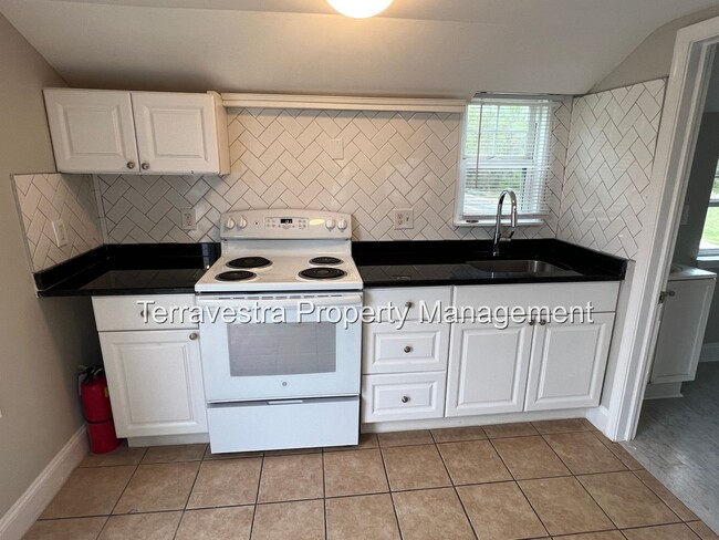 Building Photo - 110 Woodbury - Turnersville Rd