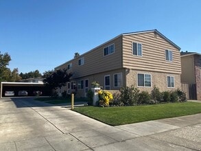 Building Photo - 754 Teresi Ct