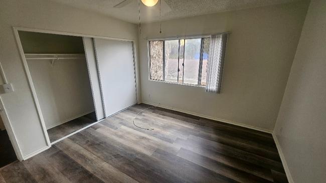 Building Photo - 866 W 126th St