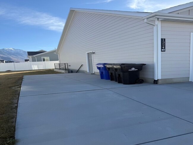 Parking and Separate Entrance - 1322 E 750 S