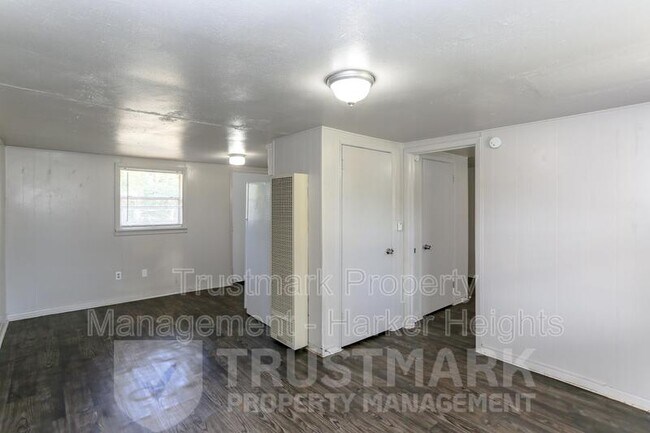 Building Photo - 404 Hill St