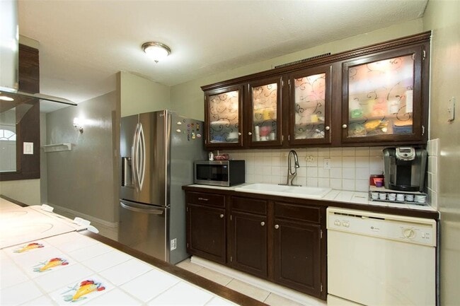 Foto del edificio - 4411 Kacee Dr