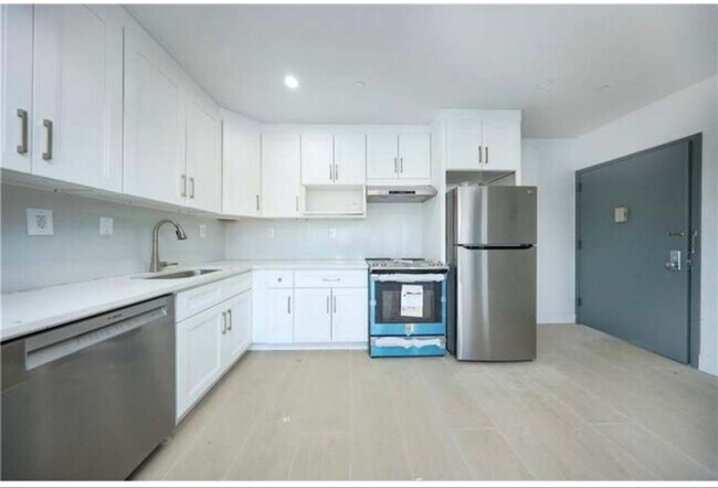 Foto del edificio - 163-14 Sanford Ave