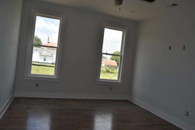 Building Photo - 1602 Heiman Street Unit A