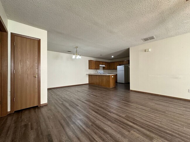 Foto del edificio - 1060 Farley Cir