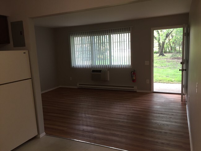 Foto del edificio - 340 E 13 Mile Rd
