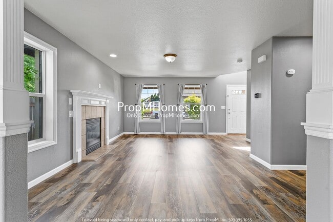Building Photo - Updated 3 Bedroom Home in Molalla - Countr...
