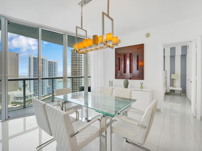 Foto del edificio - 495 Brickell Ave