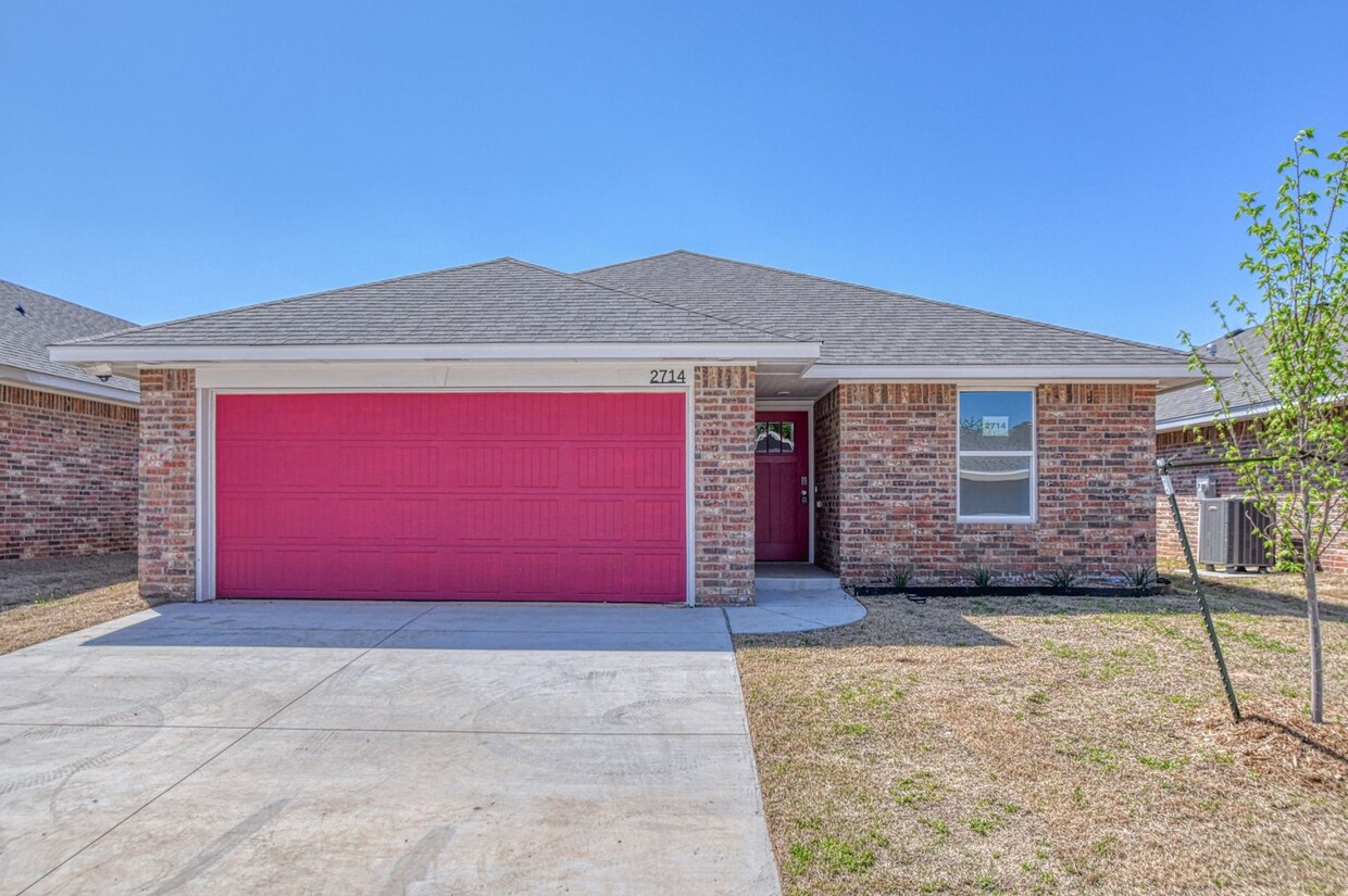 Primary Photo - New Construction in Varenna Landing! Storm...