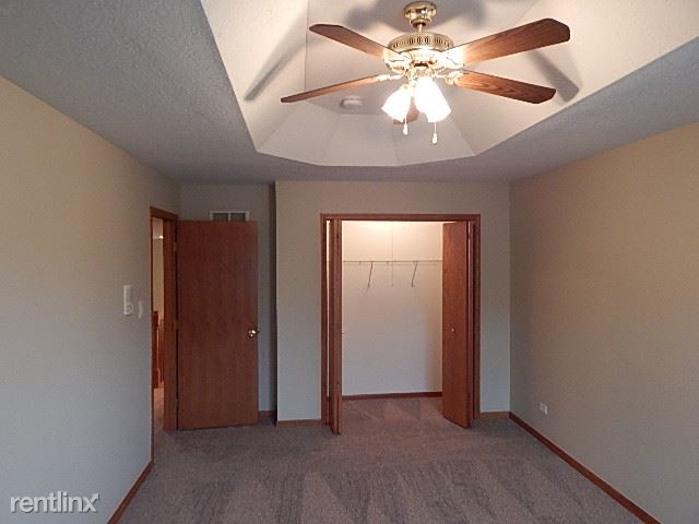 Building Photo - 4 br, 3 bath House - 51 Manor Dr