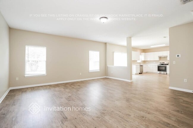Building Photo - 14454 Woodfield Cir S