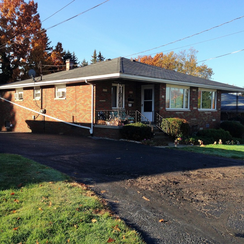 Foto del edificio - 1036-1050 Saxon Ave