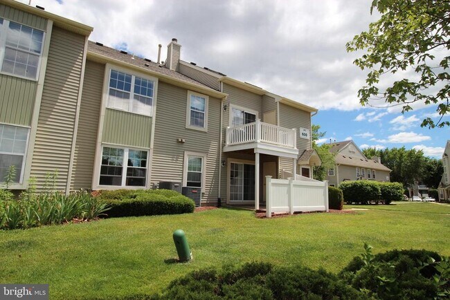 Building Photo - 607 Trescott Pl