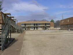 Courtyard - Brookfield Apartments