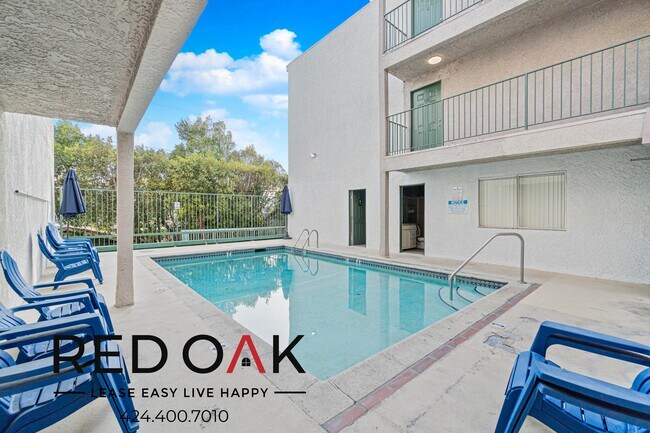 Foto del edificio - ~1 Month FREE~ Spacious Two Bedroom with C...