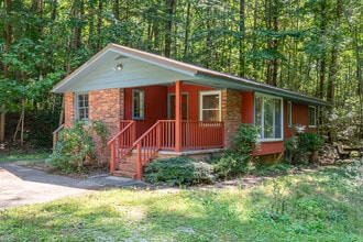 Building Photo - 503 Clement Rd