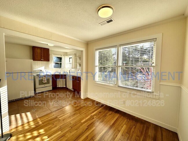 Building Photo - 1485 Chanticleer Ave