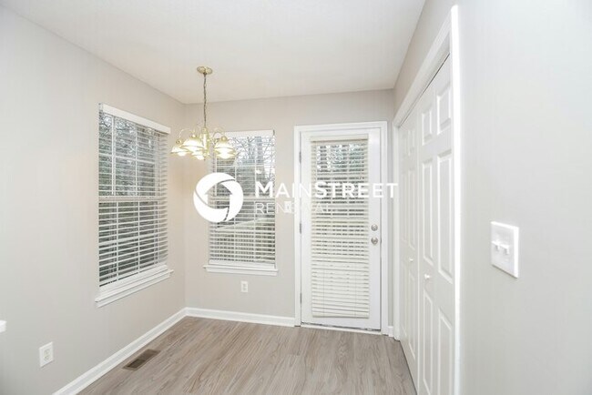 Building Photo - 3 Bedroom Pet-Friendly Home in Douglasville, GA with Main Street Renewal