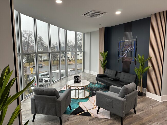 Common Space - 208 W 7th St