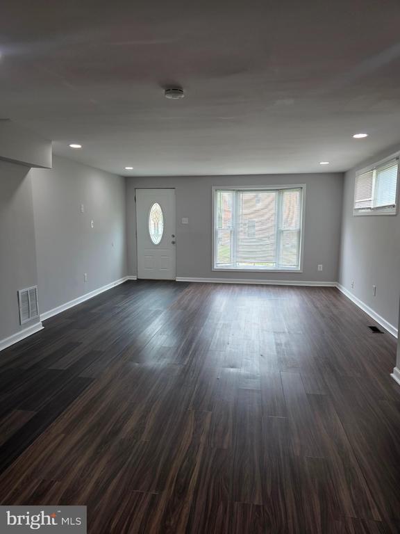 Foto del edificio - 2717 Woodland Ave