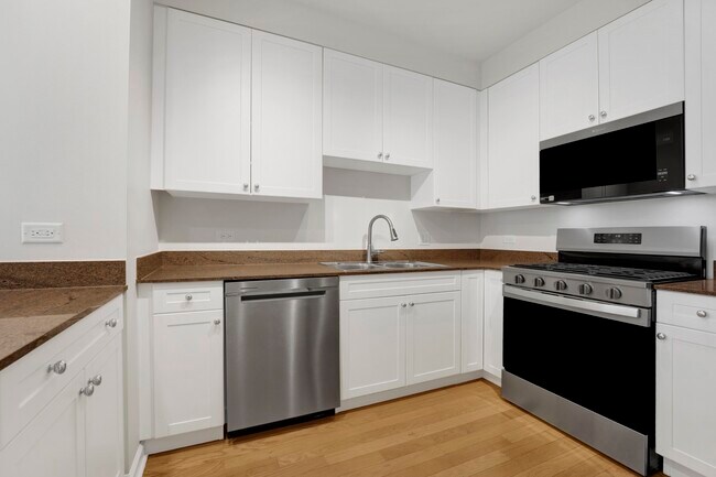 Building Photo - 1250 S Michigan Ave