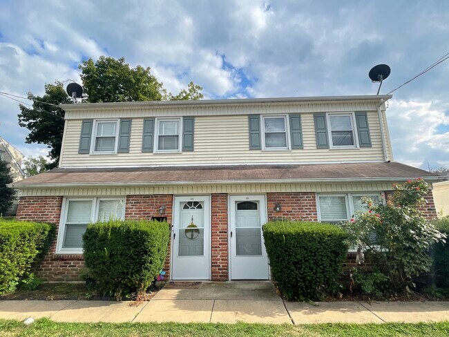 Photo - 505 Gilpin Rd Townhome