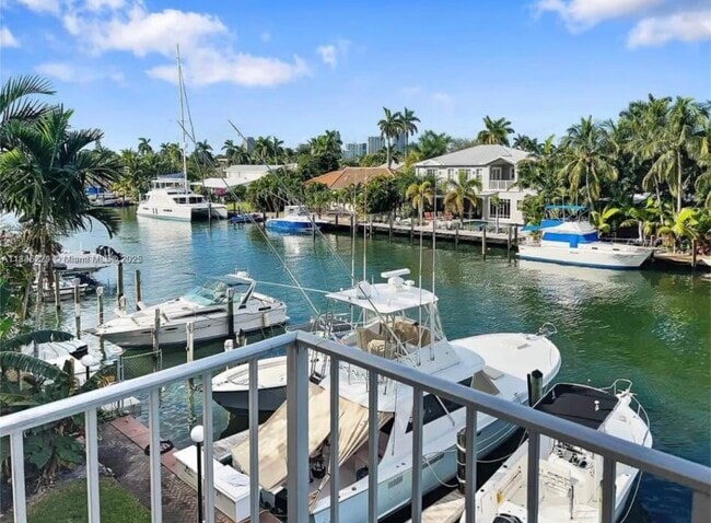 Vista desde el balcón de los vecinos - 1777 SE 15th St