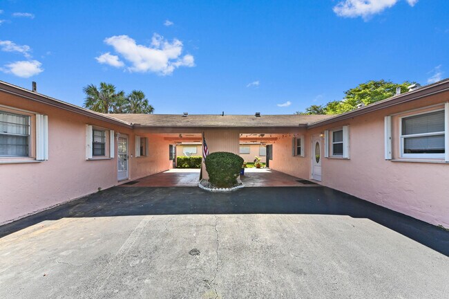 Foto del edificio - 357 Flamingo Ln