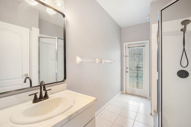Building Photo - Spacious 4BR Pool Home with Jacuzzi in Des...
