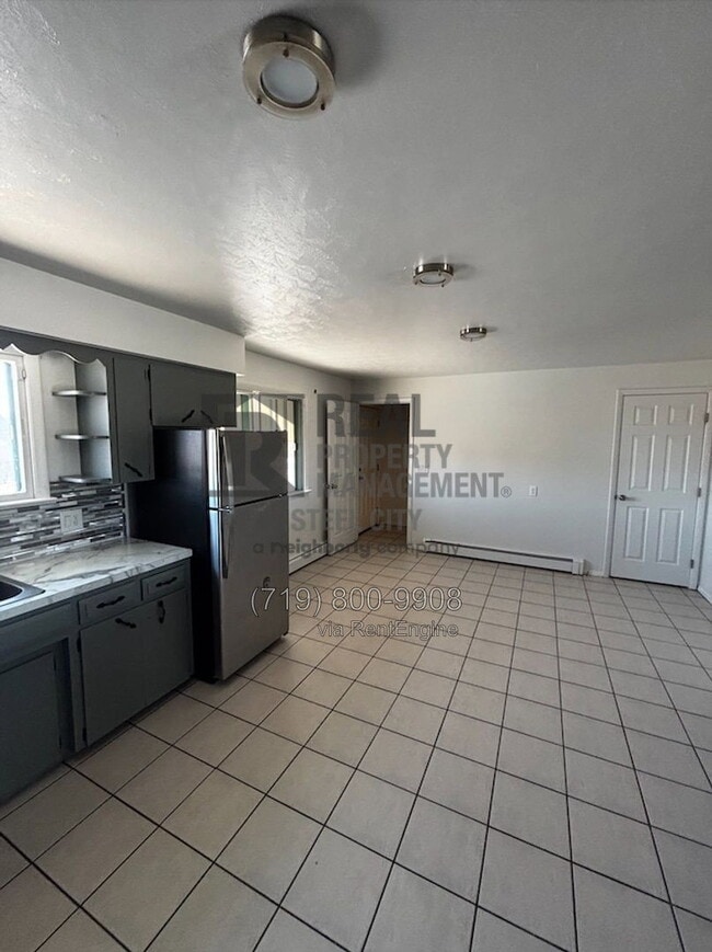Foto del edificio - 25618 Everett Rd