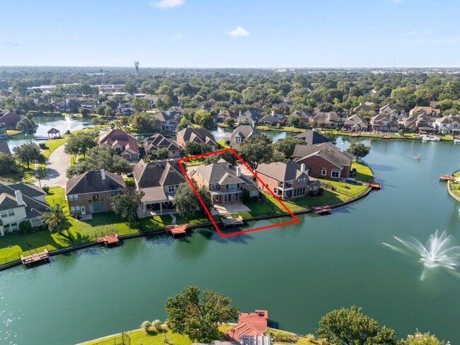 Foto del edificio - 10011 Lakeside Gables Dr