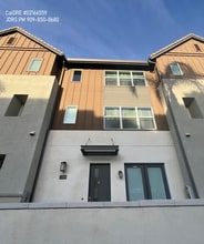 Building Photo - 11009 Skyglow Dr