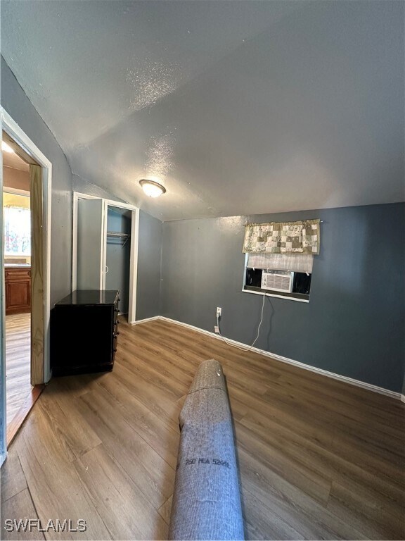 Foto del edificio - 18301 Slater Rd