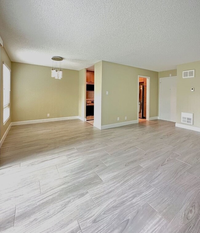 Building Photo - Gorgeous 1 bedroom/1 bath Condo in San Mat...