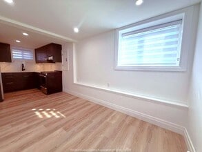 Building Photo - 1748 Hall Ave