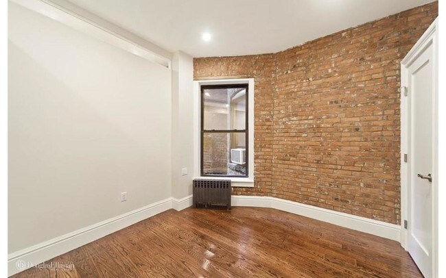 Building Photo - 264 W 25th St
