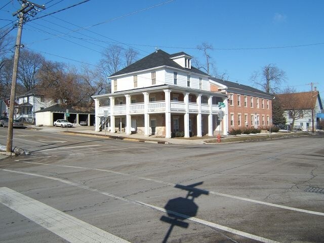Primary Photo - 117-123 S 3rd St