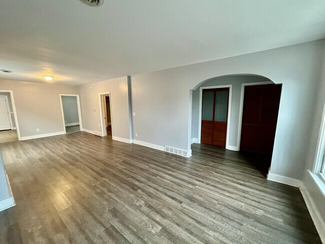 Building Photo - 116 19th St