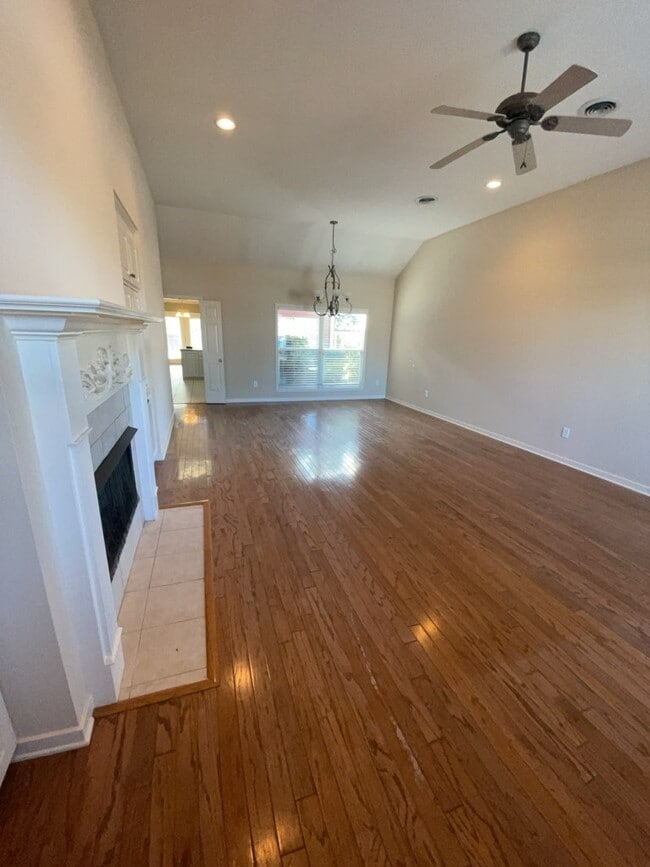 Building Photo - 107 Oakleigh Dr