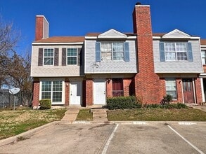 Building Photo - 10500 Lake June Rd