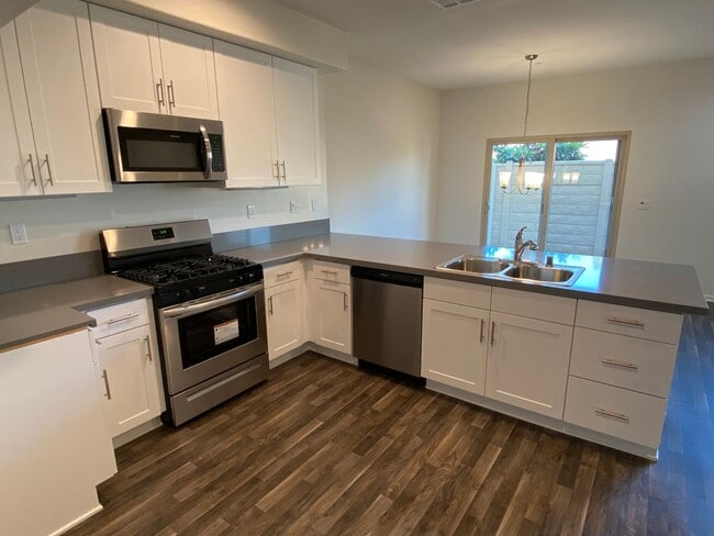Building Photo - 3 Bedroom Brand New Home!